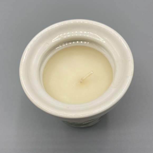 New History & Heraldry Stoneware Grandma Candle Floral Bugs Home Office Decor - Picture 2 of 8